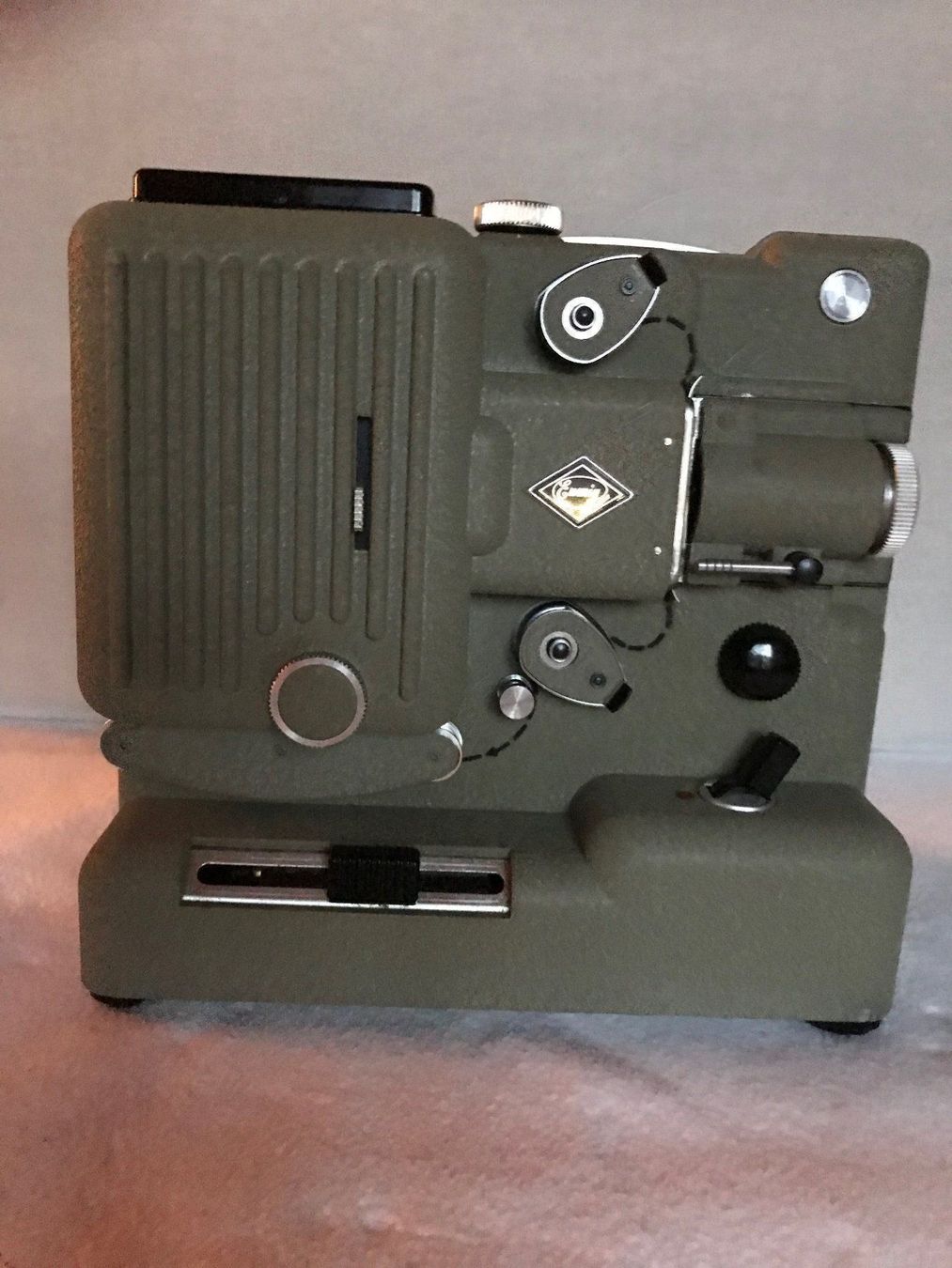 Proiettori: Projecteur Eumig P8 Imperial – Usato da Ste-Croix venduto da BuffetSC