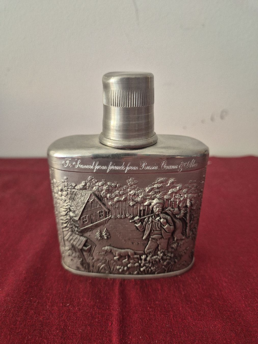 Sonstiges: Flachmann Zinnflasche mit Jäger / Jagtmotiv – Gebraucht aus Oberdiessbach von Finland1977