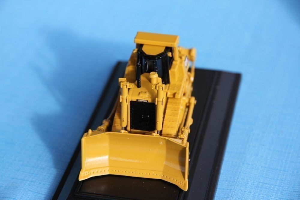Märklin Modellini di ferrovie: CAT D9T Dozer / Planierraupe, Märklin, Plexiglasvitrine, HO – Nuovo e nell'imballaggio originale da Nesselnbach venduto da ubourson 2