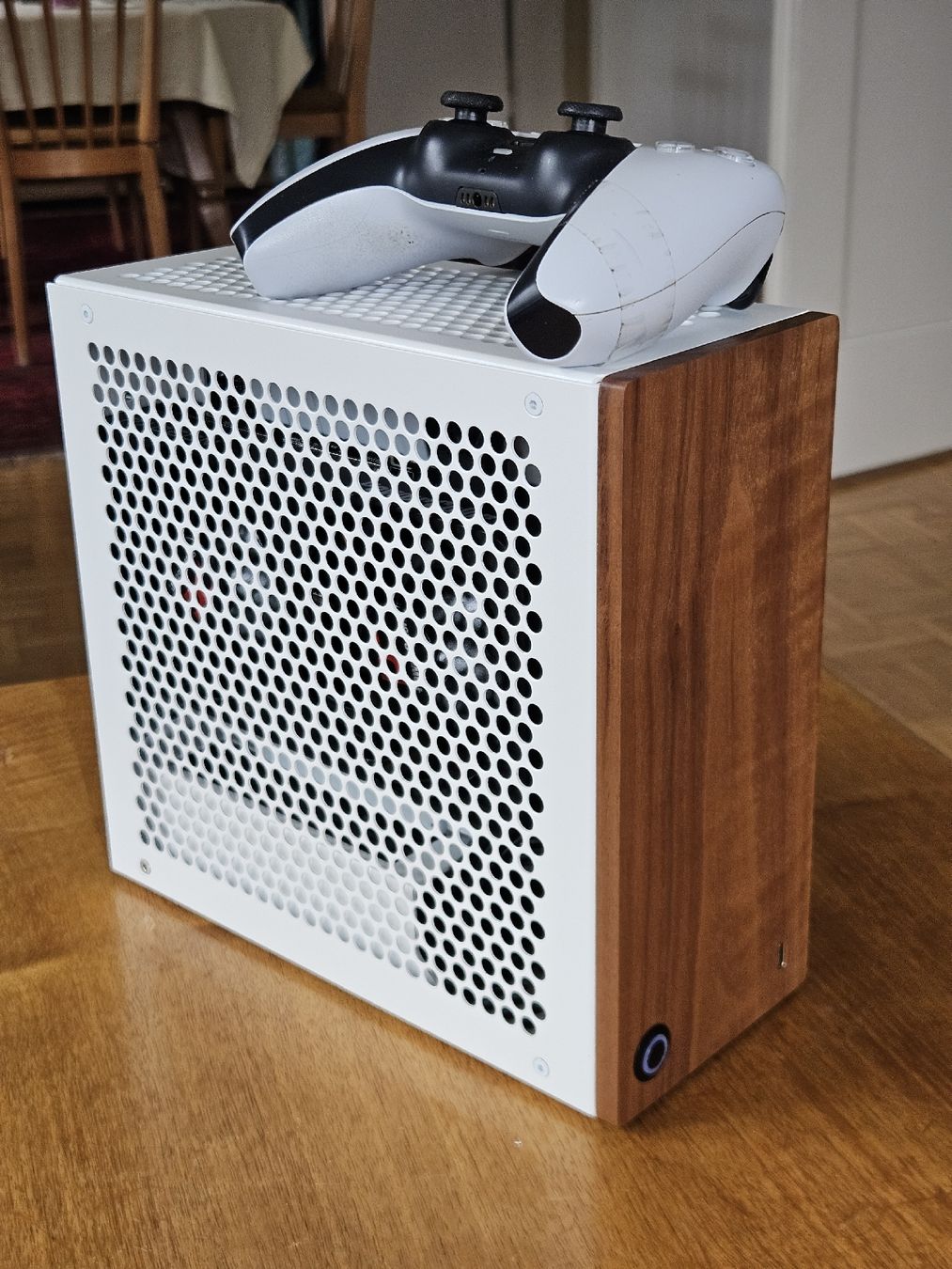 PCs: Mini ITX SFFPC Mini PC 9060 XT 16 GB Ultra 250k plus 2 TB M2 – Neuf avec emballage d'origine à Zürich par jac_yfm6 3