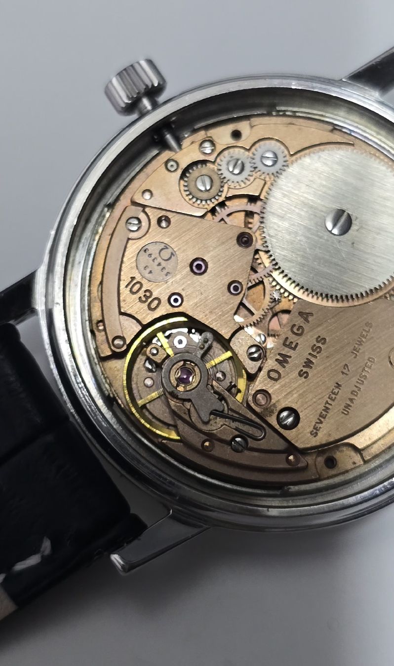 Omega Uhren: Omega Hand-wind Date Cal. 1030 34,8mm – Gebraucht aus Minusio von AGSuhren 9