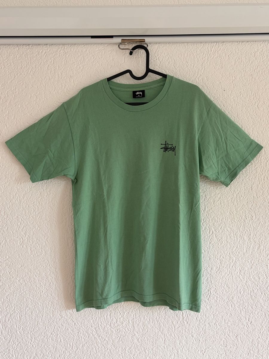 Stüssy T-Shirts: Stüssy backprint Tshirt grün – Gebraucht aus Bern von cycloor 1