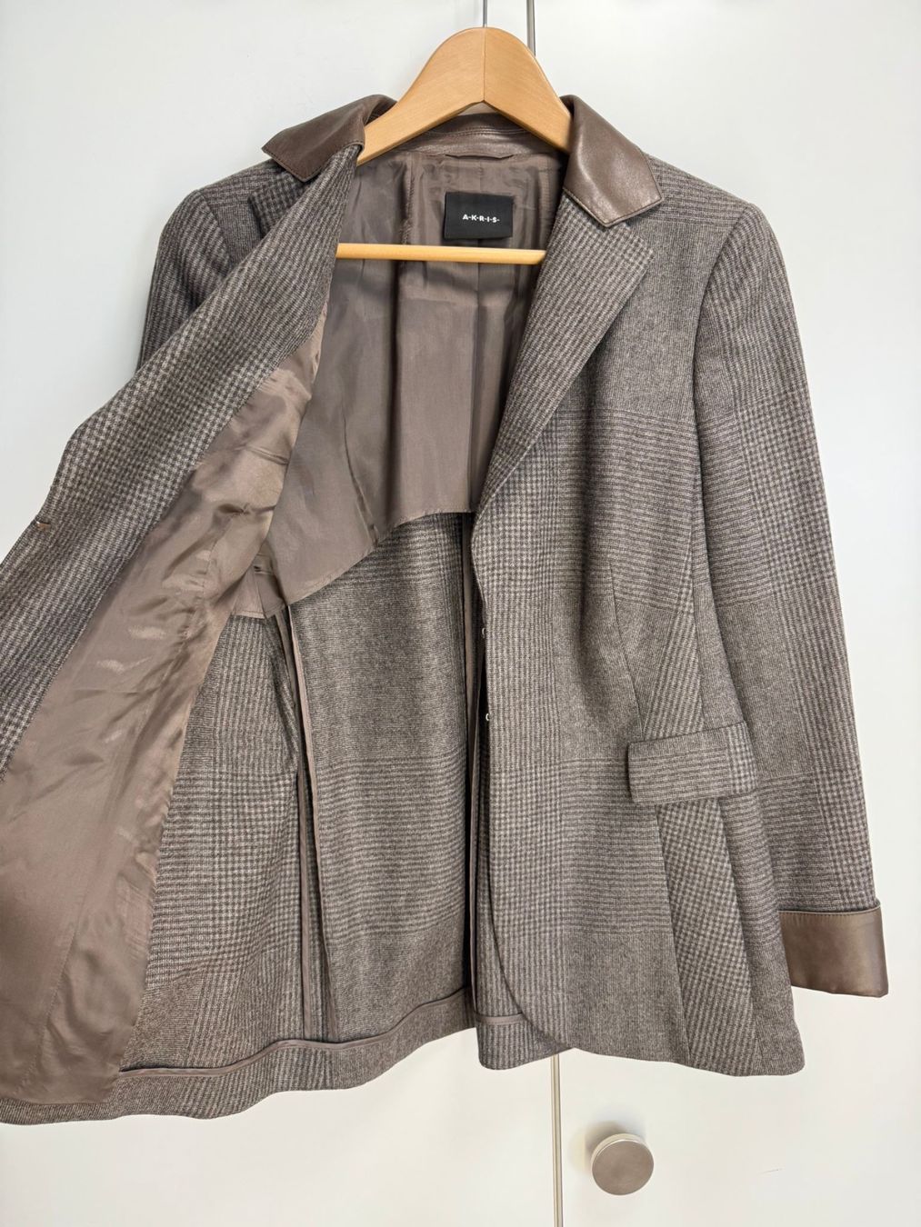 Akris Giacche: Akris Blazer Damen Gr. 42 - 100% Wolle – Nuovo (secondo la descrizione) da Frauenfeld venduto da LIL_NA 2