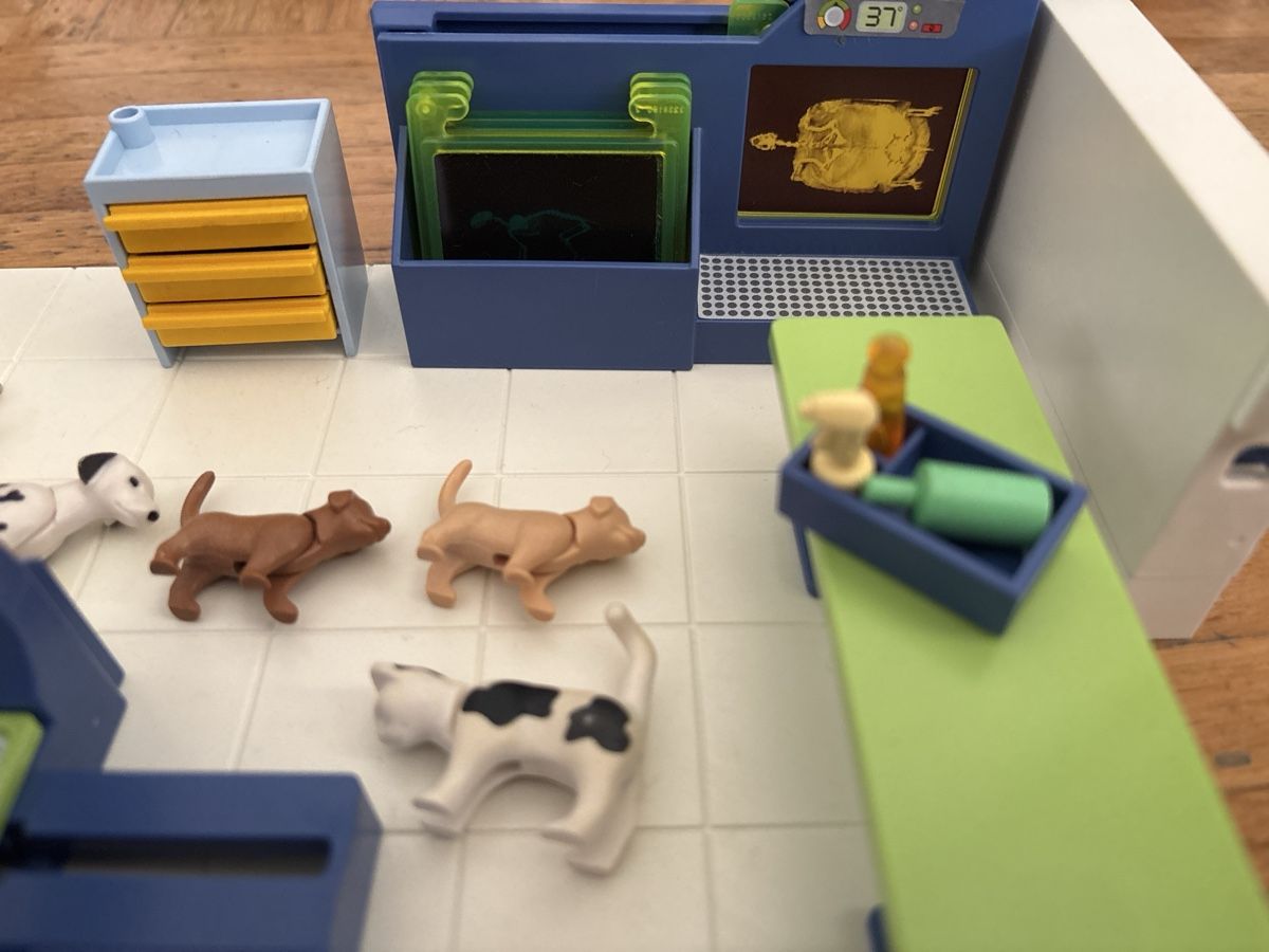 Playmobil Spielzeuge: Spielzeug-Tierarztpraxis von Playmobil – Gebraucht aus Bremgarten b. Bern von shana3047 1