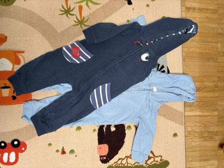 2 Baby Overalls mit Kapuze Blau Dunkelblau guter Zustand