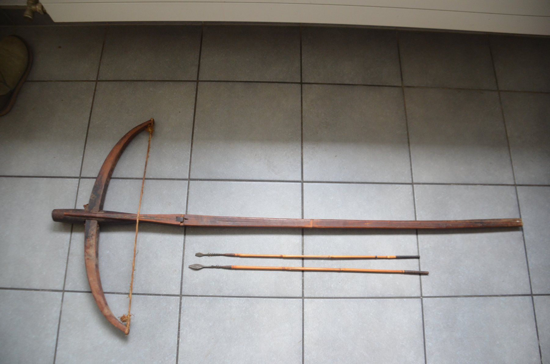 Tiro con l'arco: Alte Armbrust / Arbalète ancienne – Usato da Collonges venduto da arashee 3