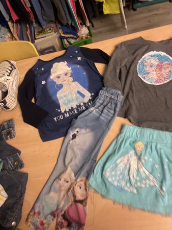 Süsses Frozen Kleiderpaket Gr.98+104
