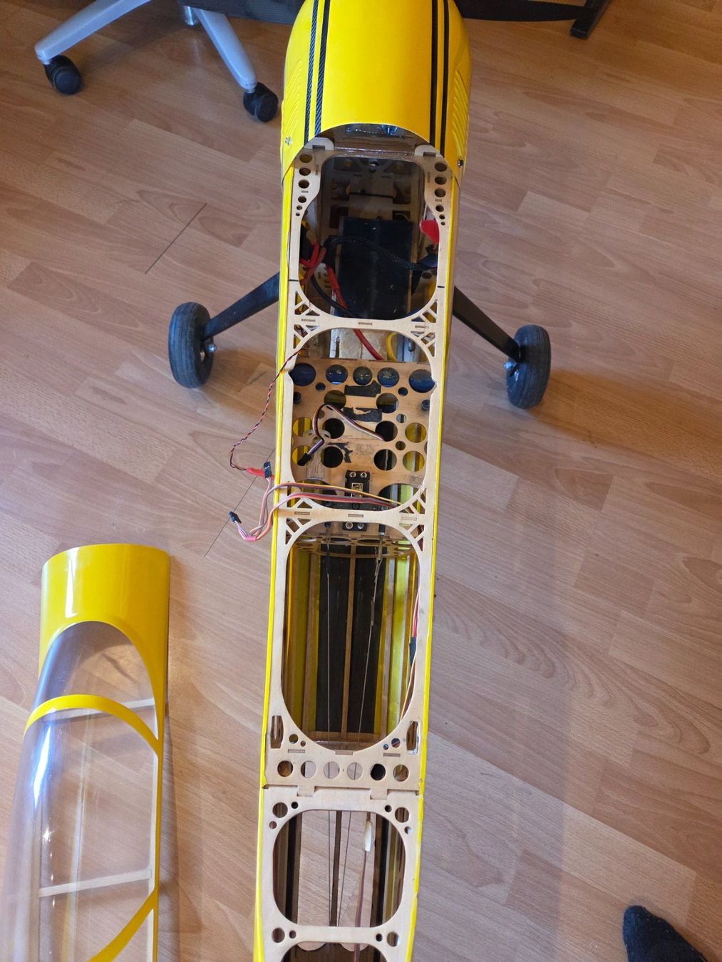 Modellismo RC: Sebart Sukhoi s140 E – Usato da Besenbüren venduto da oli_6ts9 7