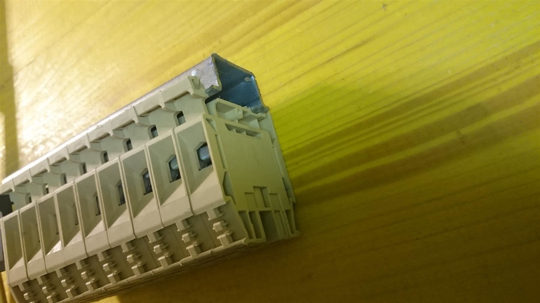 Alimentazione elettrica: Reihen Elektroklemmen – Usato da Glarus venduto da Mdelphi 9