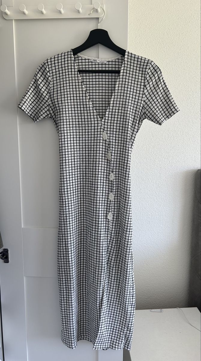 Zara Kleider: Zara Black and White Checkered Dress – Gebraucht aus Zürich von emi_5nw2