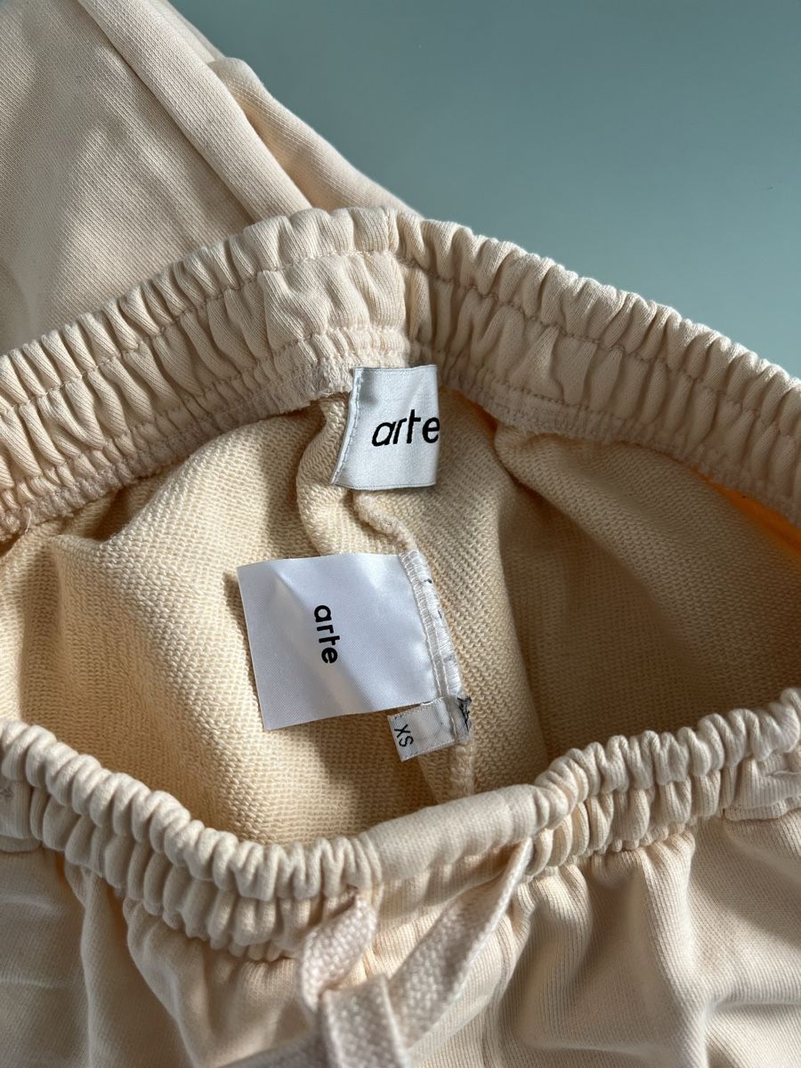 Pantaloni: Arte Antwerp Jogging Pants – Usato da Renens VD venduto da ale_q6bz 1