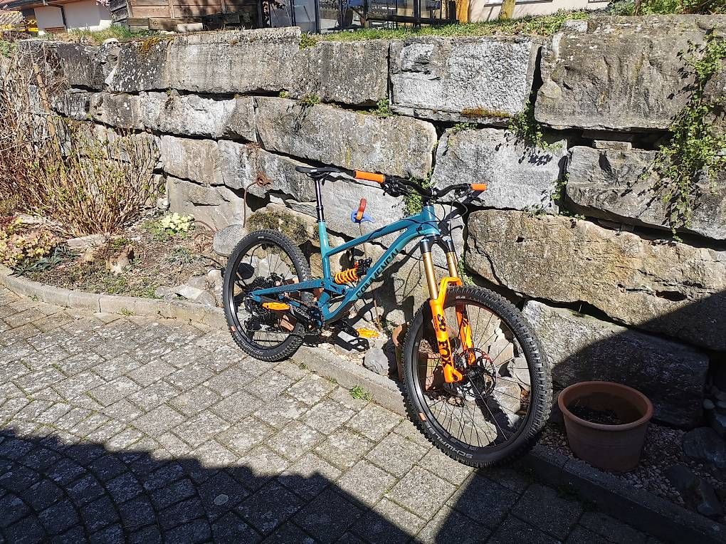 Biciclette: Commencal Clash Signature Mountainbike Fully – Usato da Wabern venduto da mlue00 3