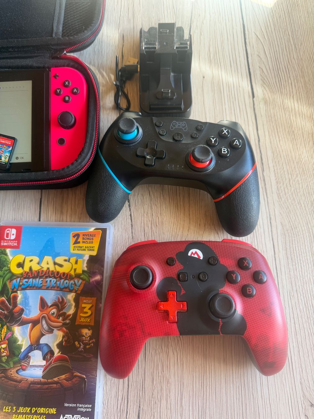 Nintendo Console: Nintendo Switch + 4 jeux + 2 manettes Pro - État Impeccable – Usato da Marly venduto da may_j75b 1