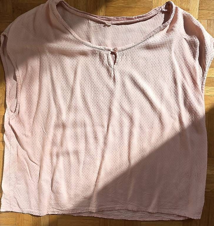 T-shirt: T-shirt rose – Usato da Neuchâtel venduto da duprazs