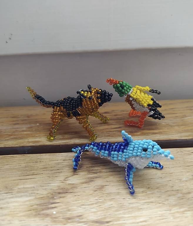 Disney Figuren: Handgemachte Perlenfiguren  Delfin, Schäferhund und Ente – Gebraucht aus Lyss von osa_9v55