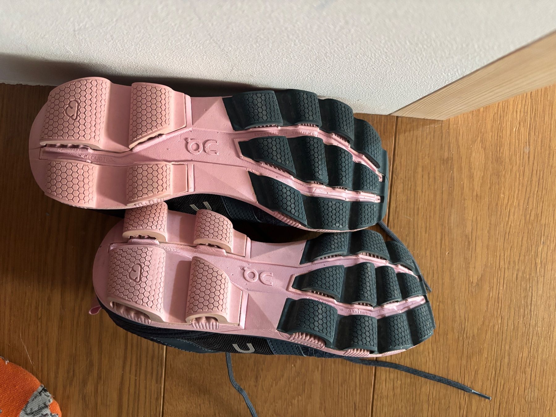 On Damenschuhe: On Running Schuhe Grösse 39 – Gebraucht aus Pfaffnau von Celi77777 3