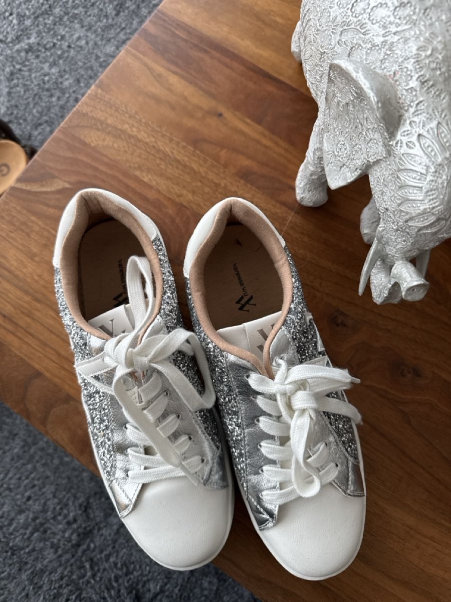 Scarpe da donna: Wanessa Wu Sneaker Gr 39 Silber Glitzer – Nuovo (secondo la descrizione) da Embrach venduto da Dmoney 1