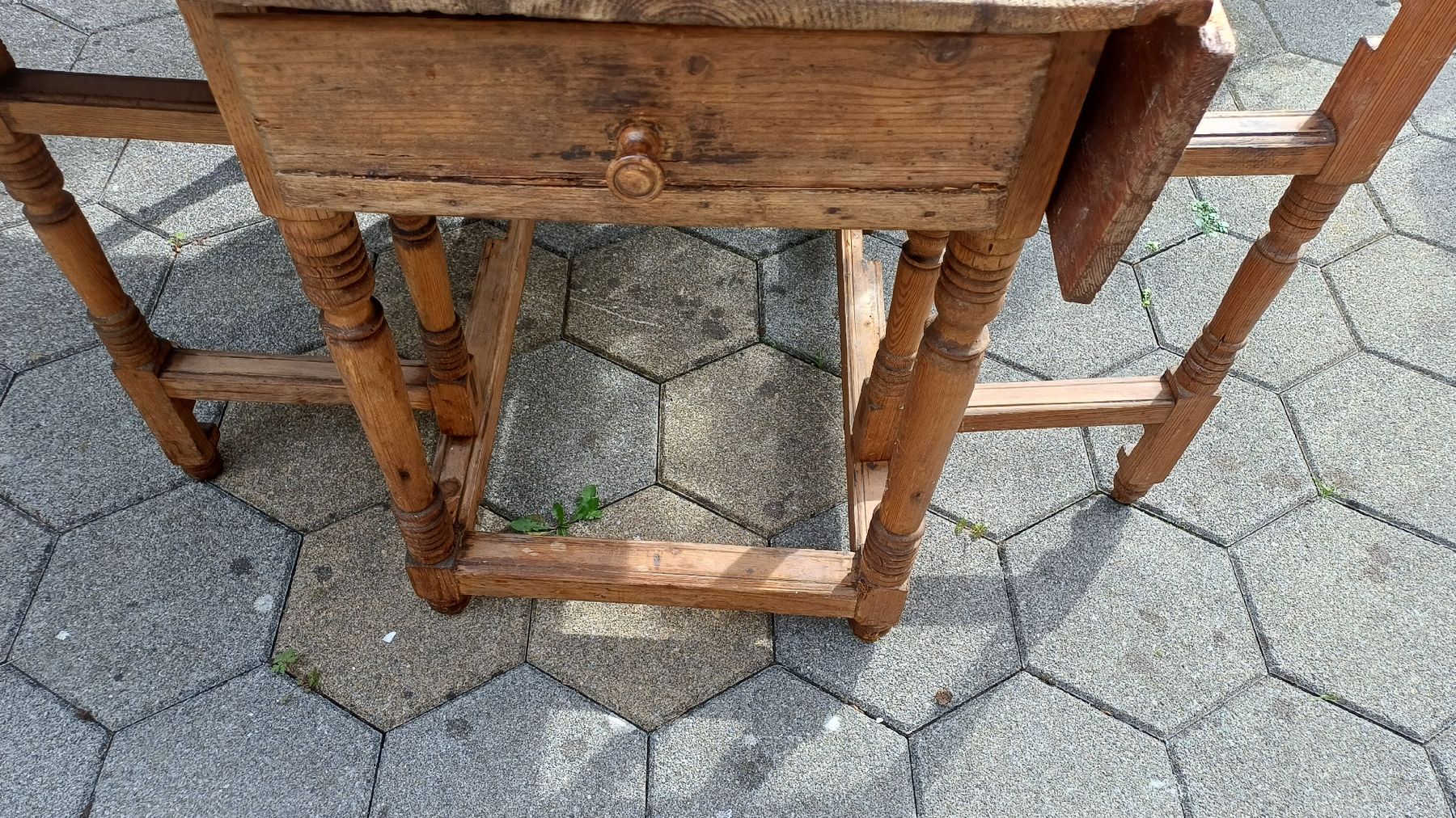 Tavoli: Antiker uralter  Tisch – Usato da Flawil venduto da Pinkmalibu 5
