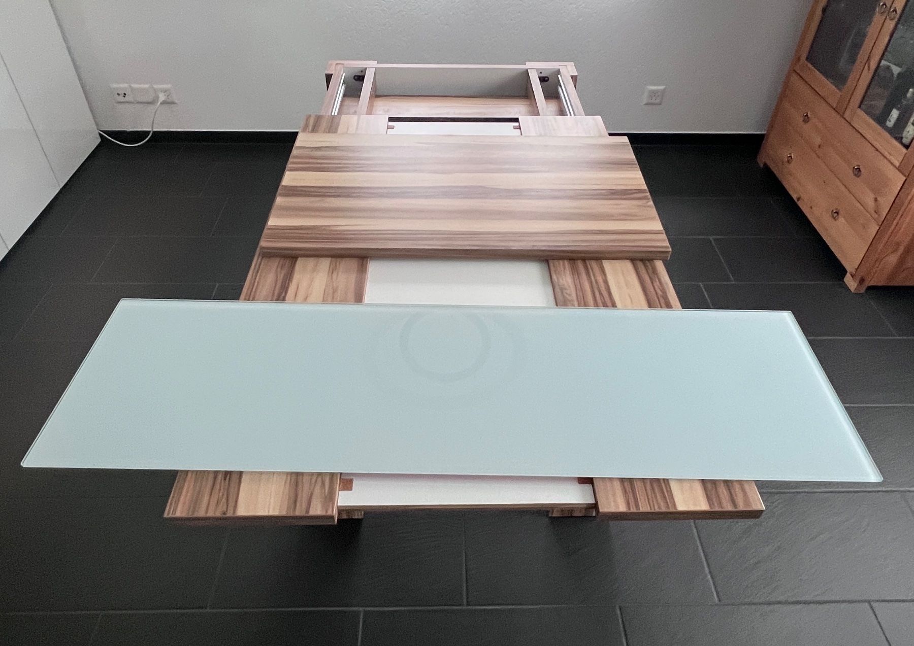 Tavoli: Esstisch mit Glasplatte und Holzgestell – Difettoso da Birr venduto da alonso77 5