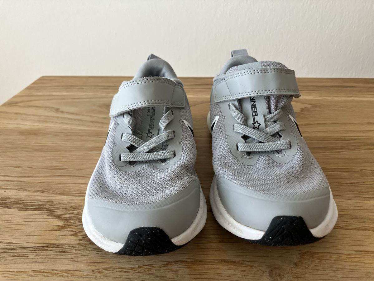 Nike Scarpe per ragazzi: Nike starrunner 29.5 – Usato da Birmensdorf ZH venduto da Valerushe 1