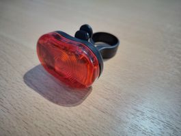 Rücklicht Fahrrad rot mit Halterung