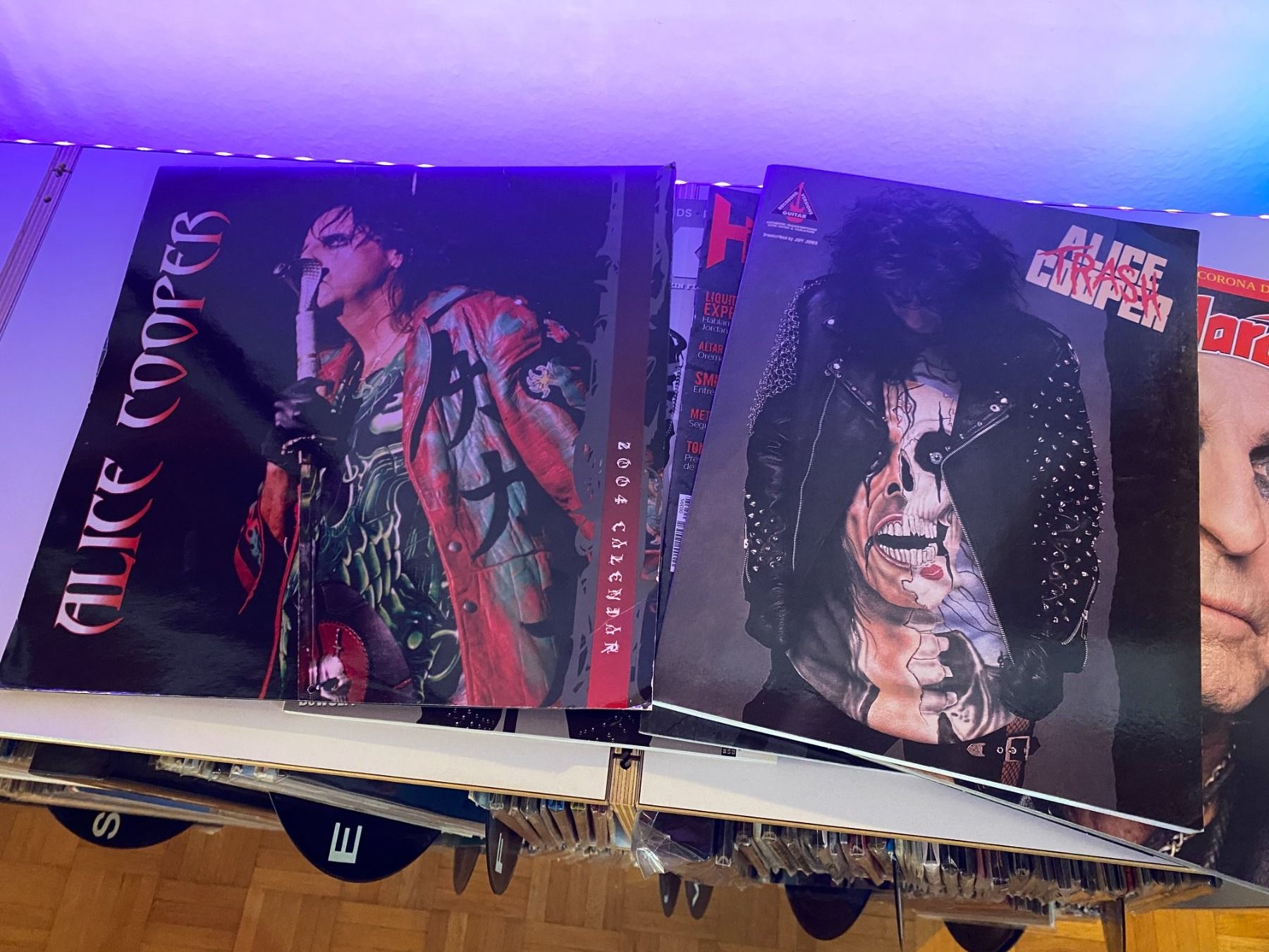 Riviste & Magazine: Alice Cooper Hefte, Notenbuch, Calender – Usato da Basel venduto da VinylLover68 2