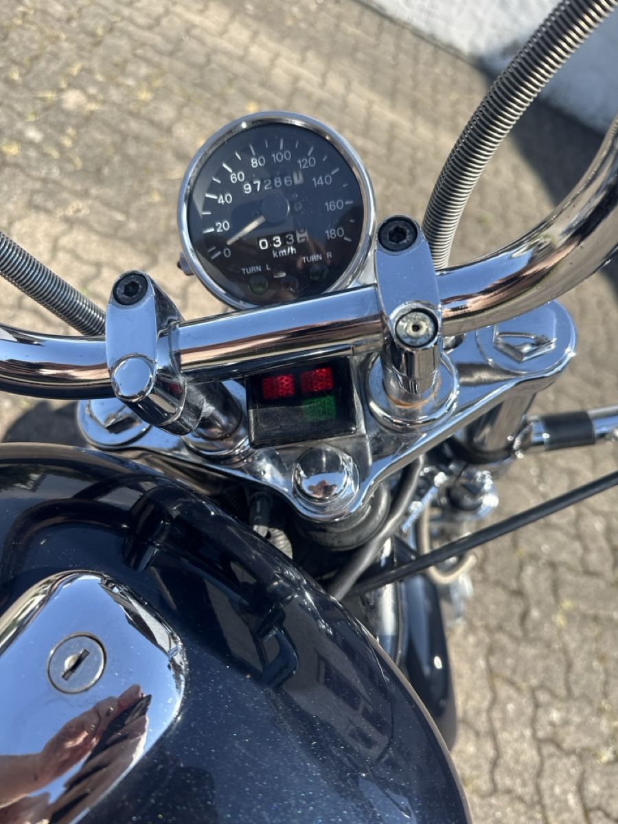 Suzuki Chopper: Suzuki Intruder VS 800  – Usato da Wettingen venduto da kw9_d8y7 5
