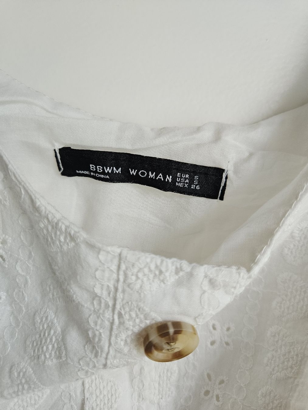 Top: weisses Crop-Top – Usato da Ebikon venduto da SecondChance_byM 2