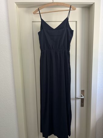 Dunkelblaues Maxikleid von Sessun