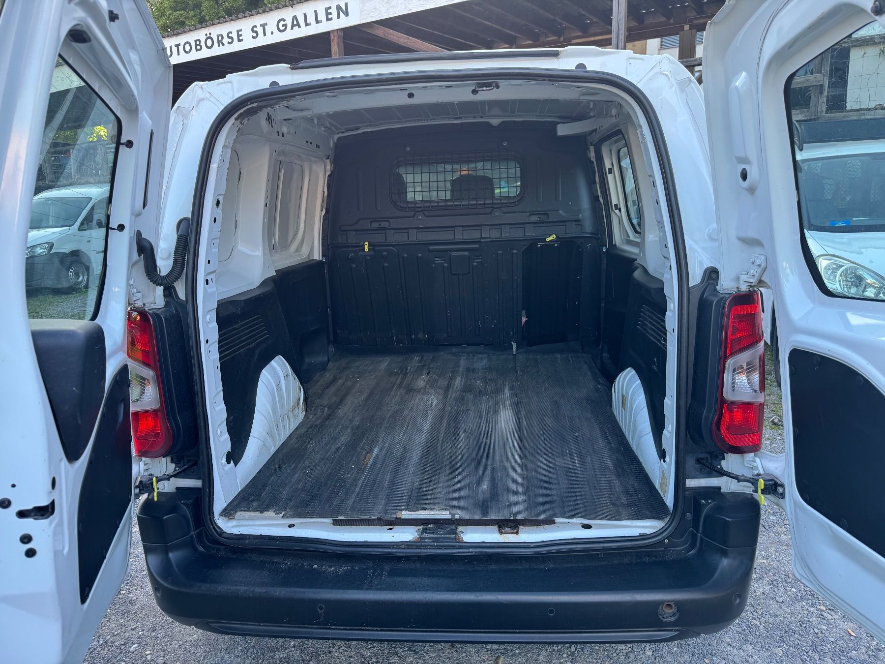 Opel Veicoli commerciali: Opel Combo E D15DTH – Usato da St. Gallen venduto da AutoSG 6