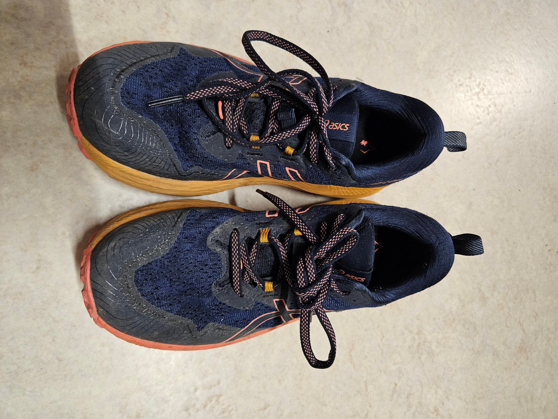 Asics Scarpe da donna: Aesics Trabuco Max 2 – Usato da Hünenberg venduto da lexli06 1