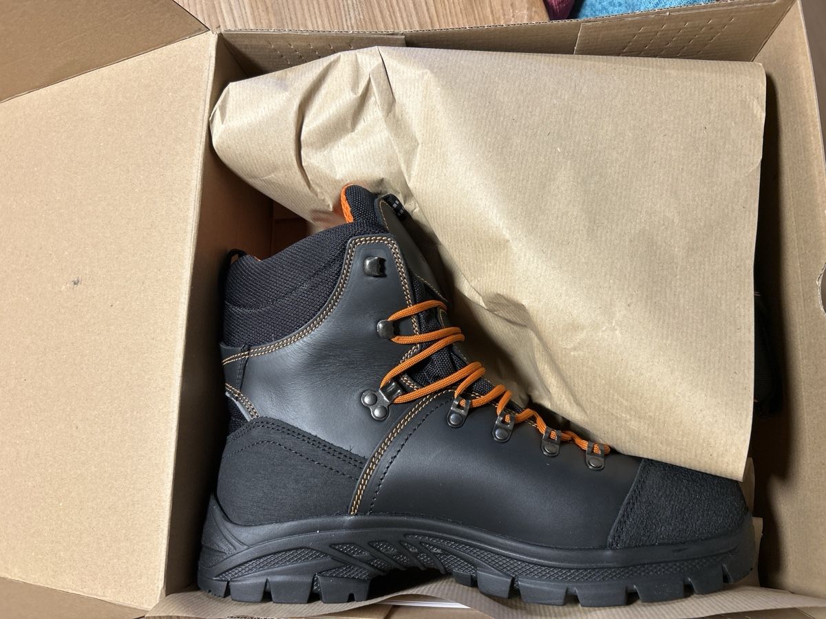 Scarpe da uomo: Sicherheits Arbeitsschuh – Nuovo e nell'imballaggio originale da Nesslau venduto da MBTrac1500 1