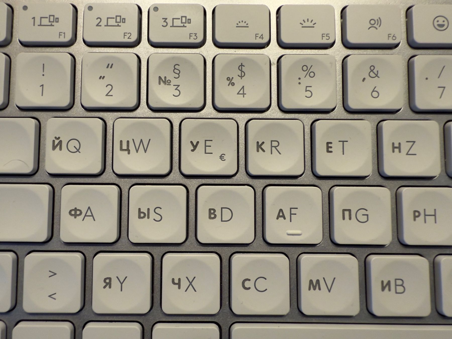 Logitech Claviers: MX Keys Mini for Mac (DE-RU) – D'occasion à Eglisau par SAM240186 1