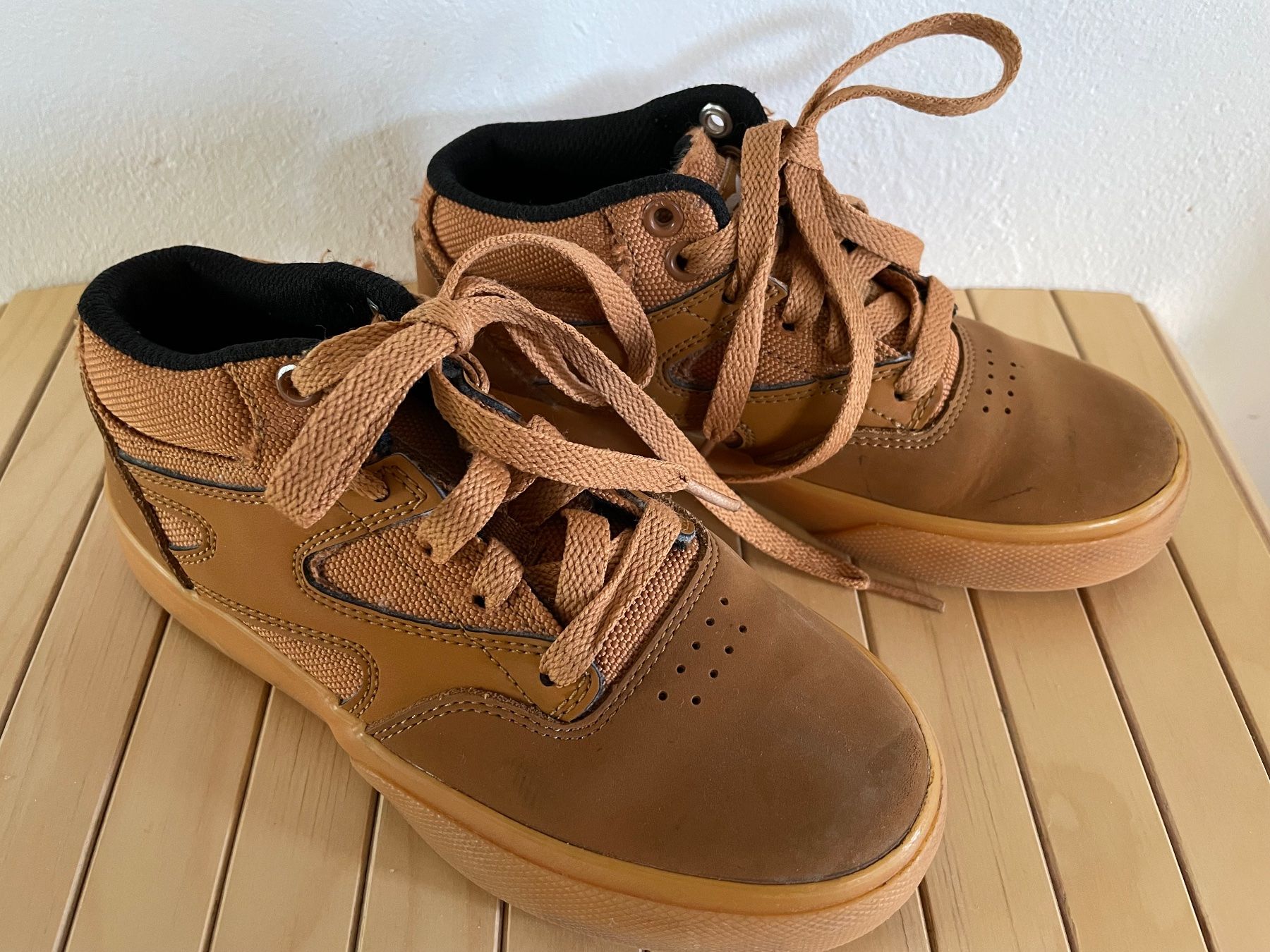 Scarpe per ragazzi: Halbschuhe in Gr. 32, von DG, Farbe Caramel – Usato da Cham venduto da 2eye 1