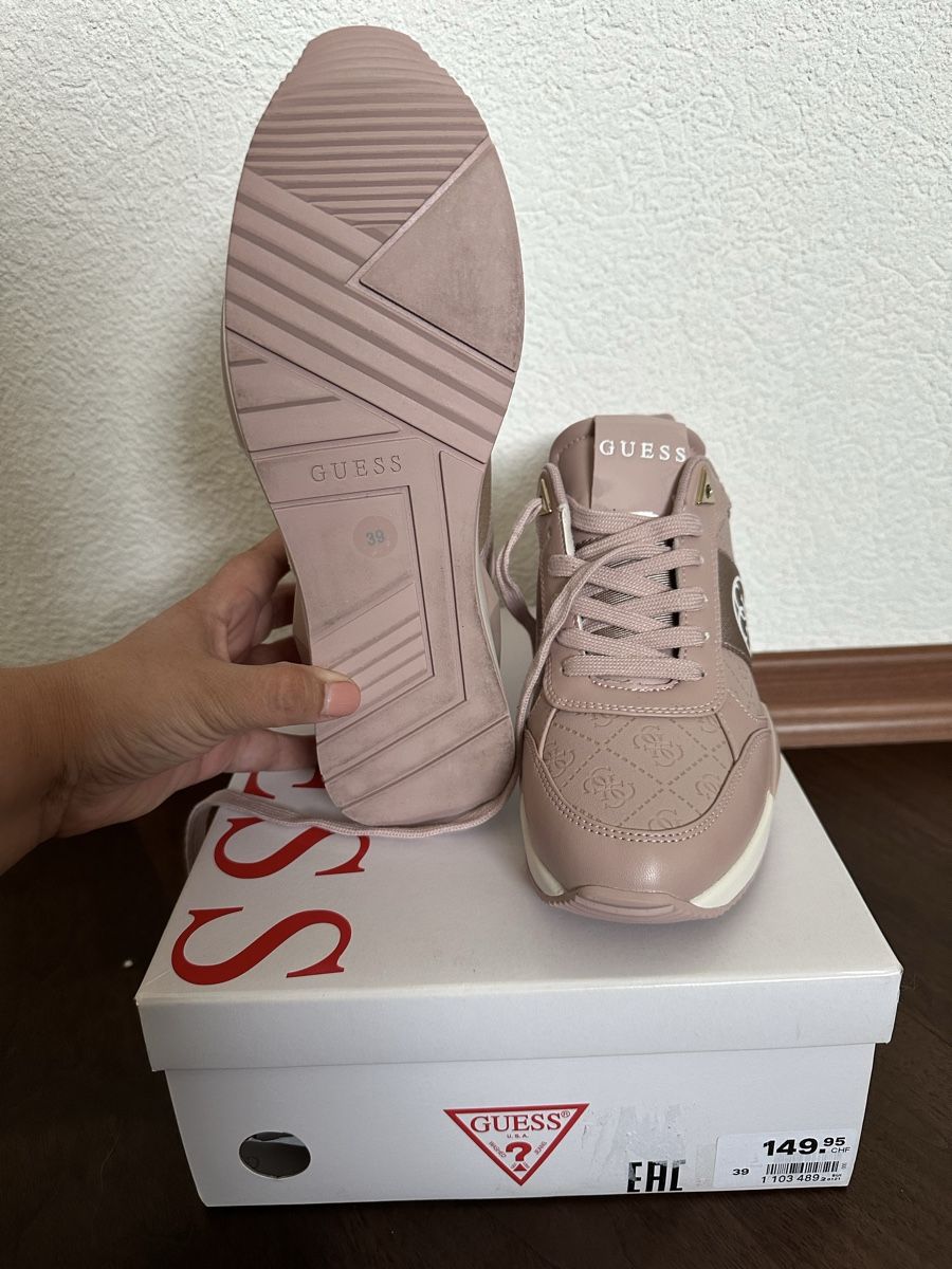 Guess Damenschuhe: Baskets GUESS neuves T39 – Neu und originalverpackt aus Yvonand von spiffy1429 1