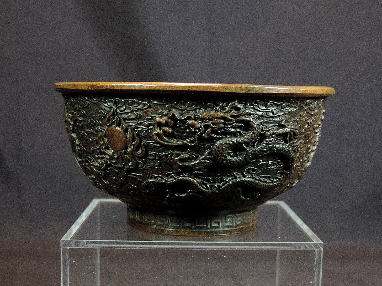Schalen: China Bronzeschale mit Drachen und Phönix Verziert – Gebraucht aus Duggingen von roterbambus