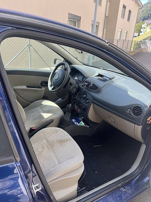 Autos: Renault Clio 1.4 16V  – Gebraucht aus Gersau von Pgk17 3