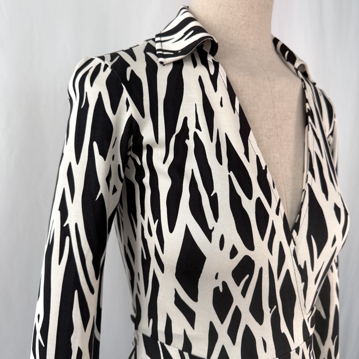 Diane von Furstenberg Vestiti: DIANE VON FURSTENBERG Silk Dress – Nuovo (secondo la descrizione) da Emmen venduto da Nightingale_2022 2