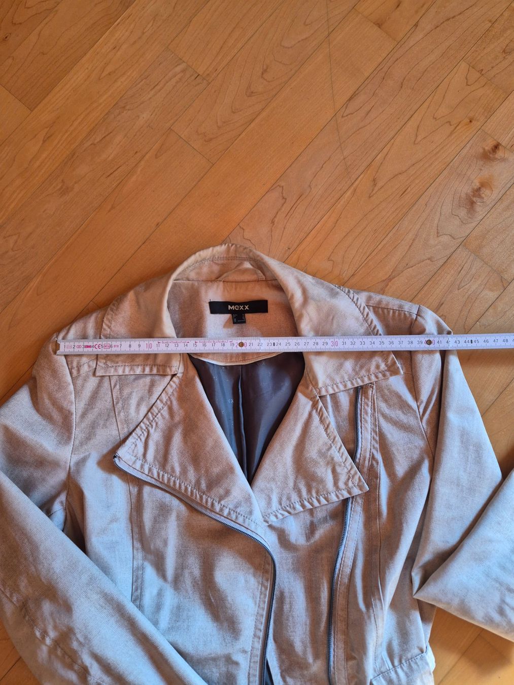 Giacche: Schöne Übergangsjacke – Usato da Walenstadt venduto da grischalounge1 2