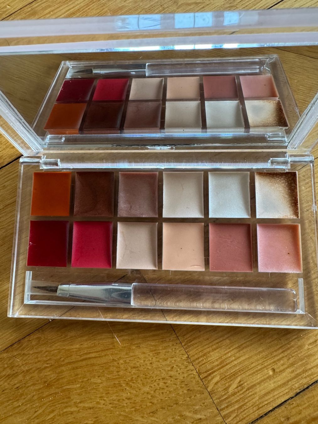 Make-up: Lippenstift Palette mit Pinsel – Gebraucht aus Schöfflisdorf von sonjastarfish