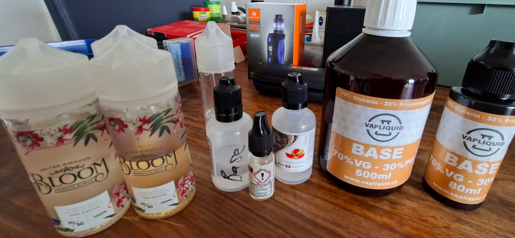 Altri Prodotti per fumatori: Vapliquids Base 70/30 ca. 170ml + 80ml Neuware – Usato da Luzern venduto da xem_g8vs