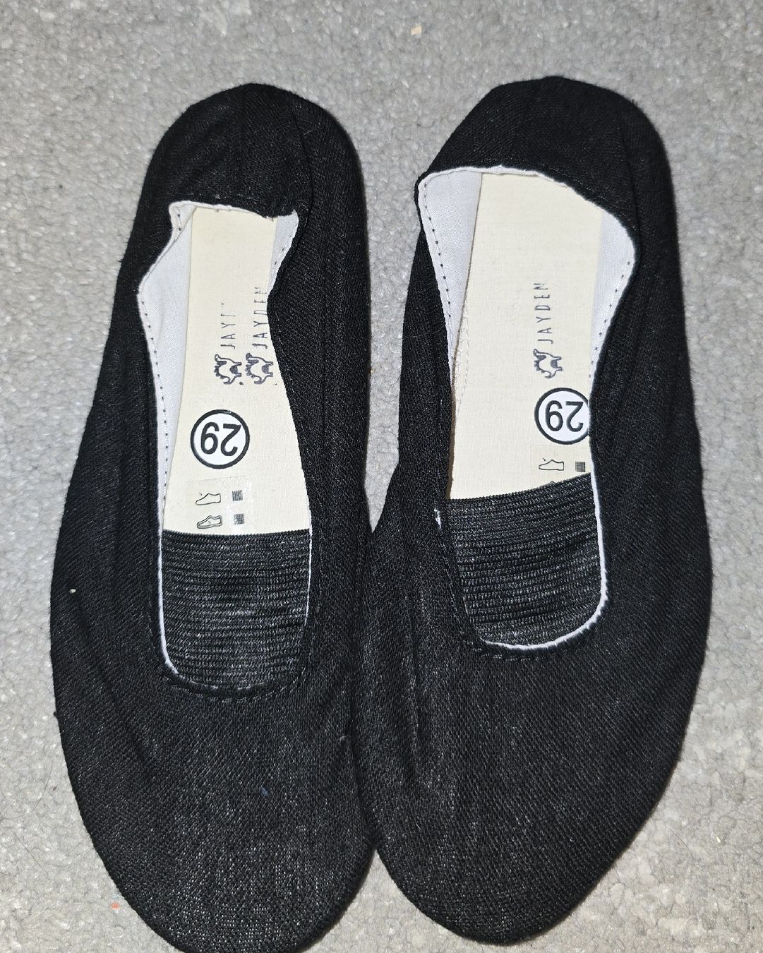 Schuhe für Jungen:  Turnschläppli schwarz Grösse 29  – Gebraucht aus Aadorf von Blutengel1980