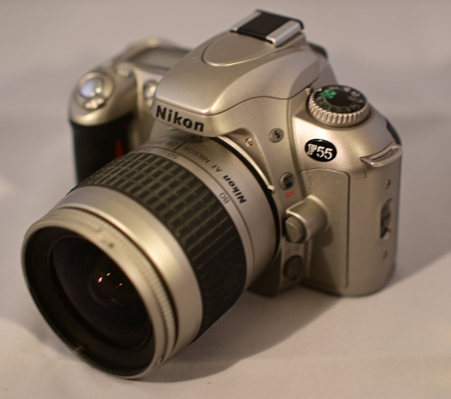 Nikon Kamera: Nikon F55 mit Objektiv – Gebraucht aus Uster von Stoessda 1