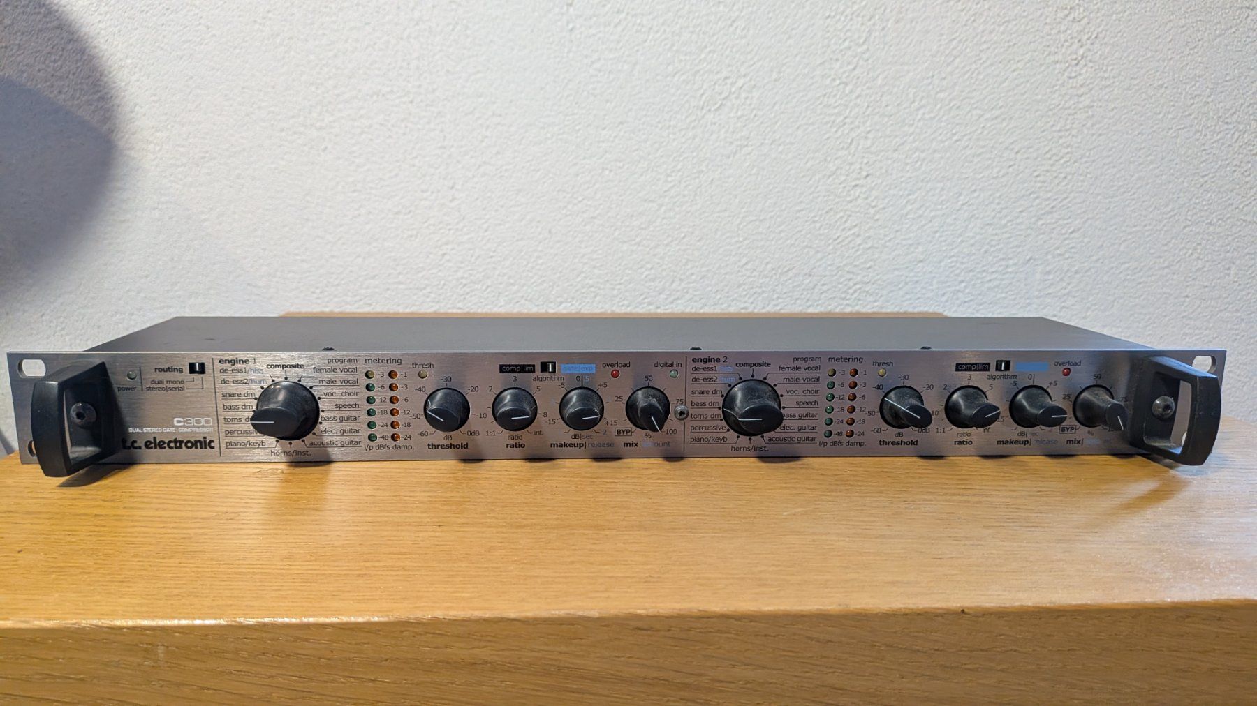 TC Electronic Equalizzatori: t.c. electronic c300 dual stereo gate compressor – Usato da Siebnen venduto da Ironcobra8