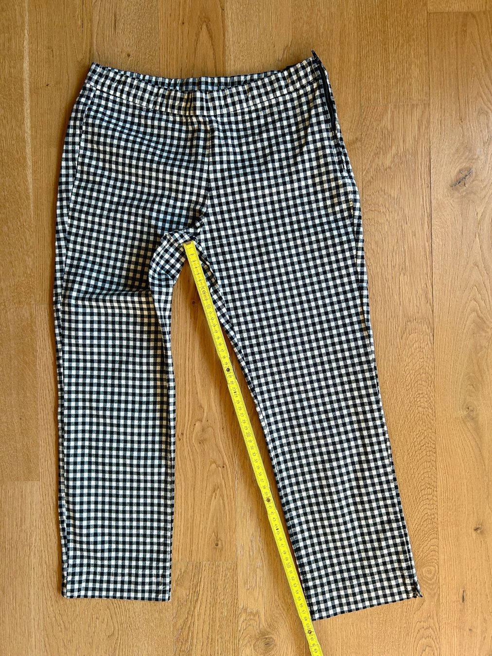 Pantaloni: Pantalon vichy noir et blanc 7/8 – Usato da Martigny venduto da m_juli 4