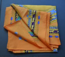Seidentuch / Foulard en soie Must de Cartier