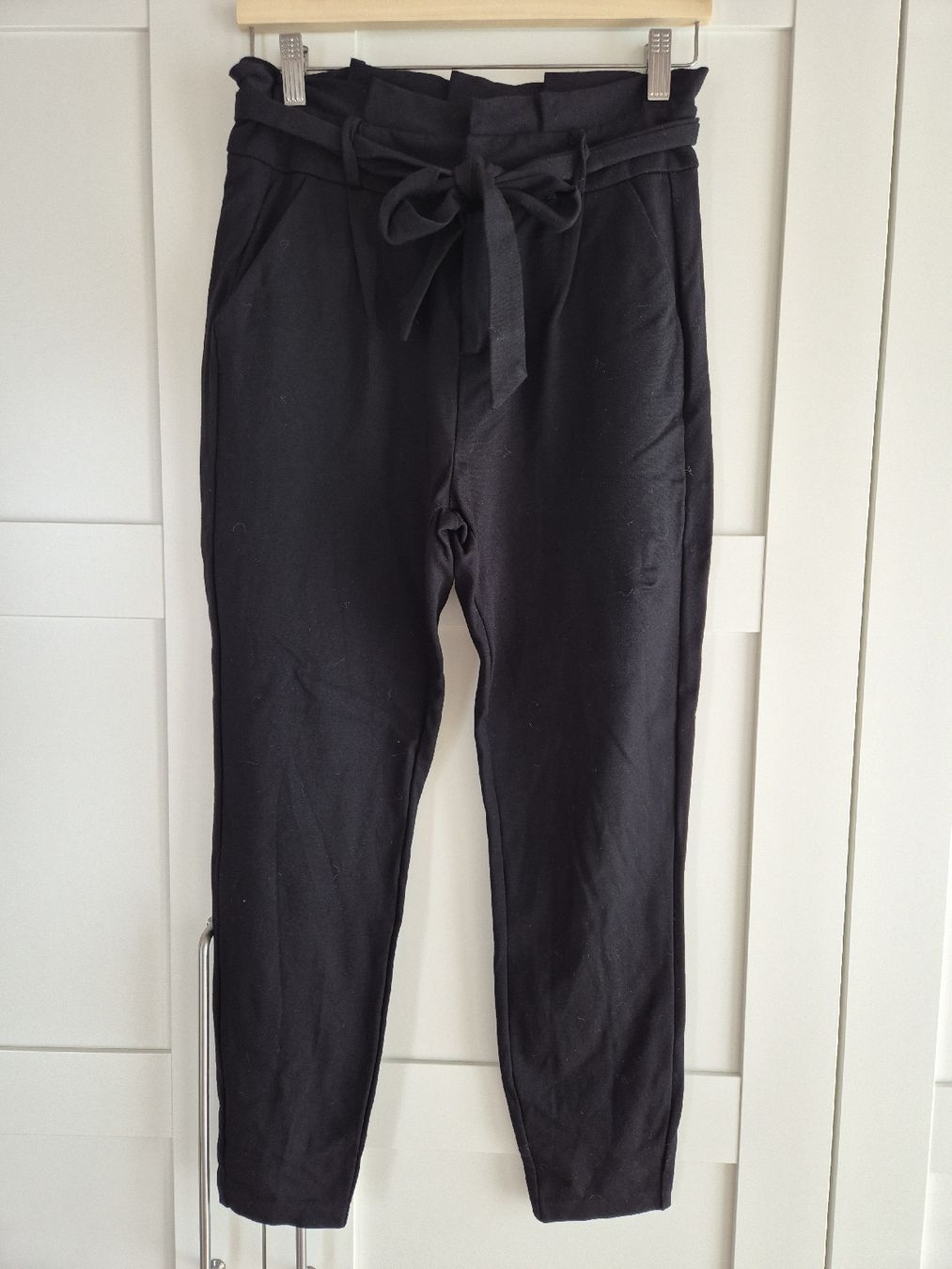 Vero Moda Hosen: Vero Moda Stoffhose, schwarz, Gr. M/32 – Gebraucht aus Känerkinden von melbaumg