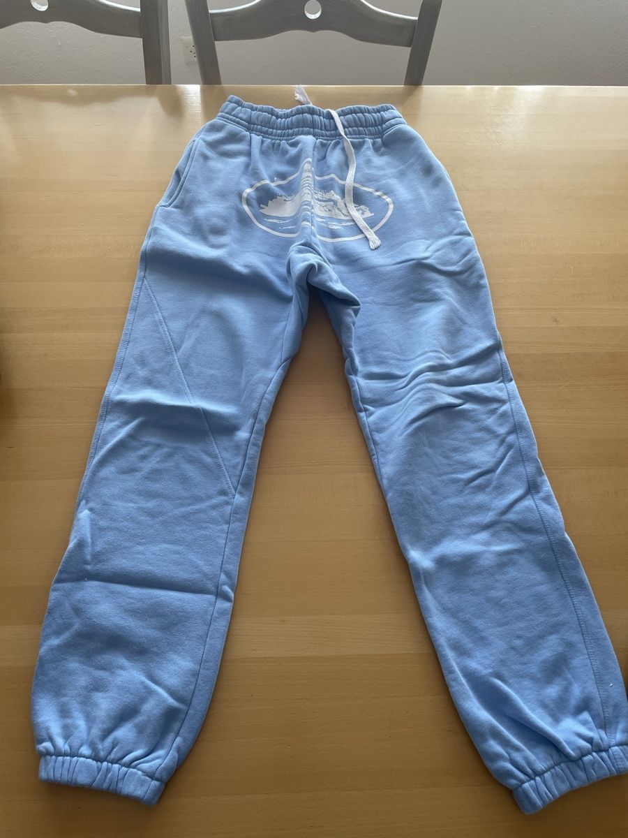 Corteiz Pantaloni: Pantalon Corteiz bleu ciel - Taille S – Nuovo (secondo la descrizione) da Bussigny venduto da Z.seller
