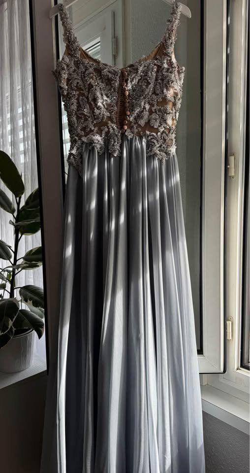 Vestiti: Kleid wie neu – Nuovo (secondo la descrizione) da Dänikon ZH venduto da tug_m9b6 2