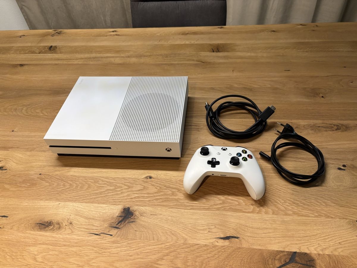 Microsoft Console: XBOX ONE S Disc Edition 1 Tb – Nuovo (secondo la descrizione) da Luzern venduto da Abovix